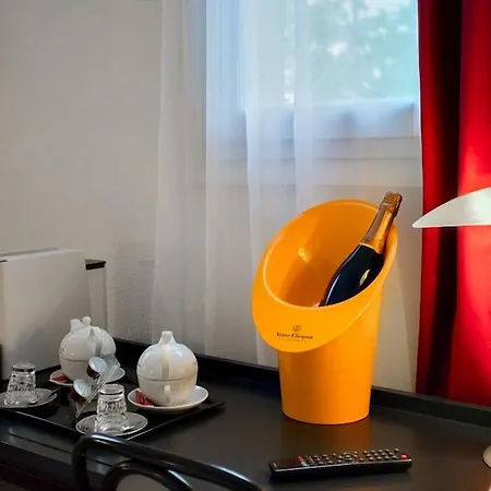 Отель Occitania Centre Matabiau 2*